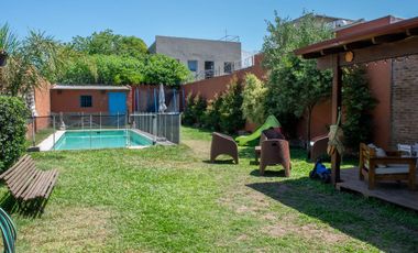 Casa de 6 ambientes en alquiler temporario en Beccar