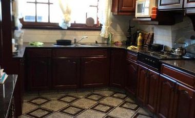 CHALET 5 AMBIENTES CON LOCAL  EN BARRIO POMPEYA
