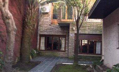 CHALET 5 AMBIENTES CON LOCAL  EN BARRIO POMPEYA