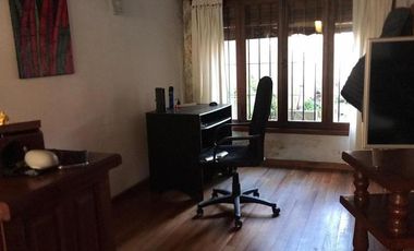 CHALET 5 AMBIENTES CON LOCAL  EN BARRIO POMPEYA