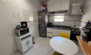 PH de dos ambientes en venta, Moron Sur