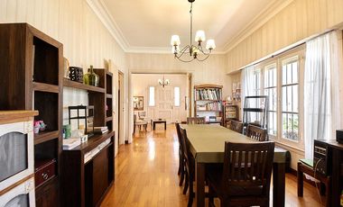 Chalet de 4 Ambientes en Castelar Sur con pileta y quincho