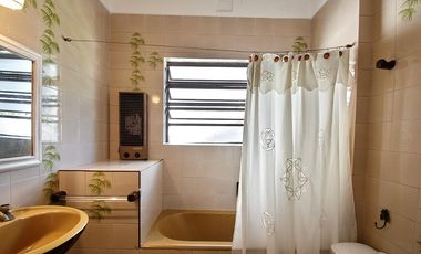 Chalet de 4 Ambientes en Castelar Sur con pileta y quincho