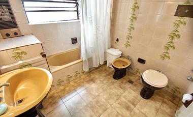 Chalet de 4 Ambientes en Castelar Sur con pileta y quincho