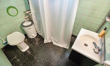 Chalet de 4 Ambientes en Castelar Sur con pileta y quincho