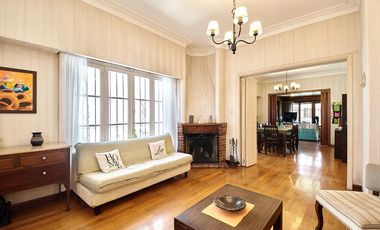 Chalet de 4 Ambientes en Castelar Sur con pileta y quincho