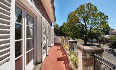 Chalet de 4 Ambientes en Castelar Sur con pileta y quincho