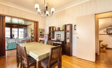 Chalet de 4 Ambientes en Castelar Sur con pileta y quincho