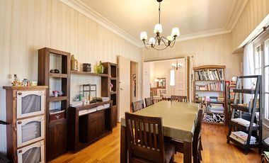 Chalet de 4 Ambientes en Castelar Sur con pileta y quincho