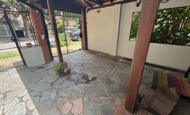 Chalet en zona residencial - La Lucila