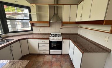 Chalet en zona residencial - La Lucila