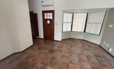 Chalet en zona residencial - La Lucila