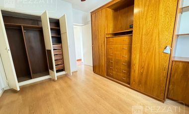 4 ambientes. Alberti y Còrdoba. Al frente. Cochera