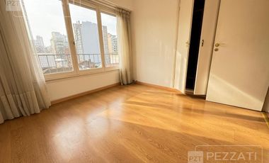 4 ambientes. Alberti y Còrdoba. Al frente. Cochera