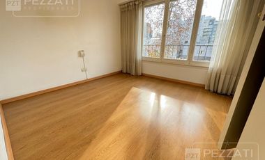 4 ambientes. Alberti y Còrdoba. Al frente. Cochera