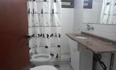 Casa en venta - 2 Dormitorios 1 Baño - Ostende