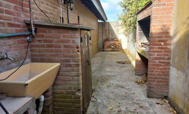 Casa en venta - 2 Dormitorios 1 Baño - Ostende