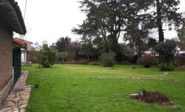 Casa en venta - 3 Dormitorios 2 Baños - Cocheras - 1.465Mts2 - Longchamps, Almirante Brown
