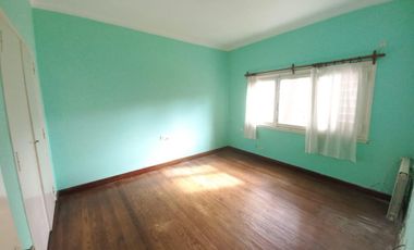 Alquiler comercial casa 4 ambientes sobre calle Alvear