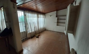 Alquiler comercial casa 4 ambientes sobre calle Alvear