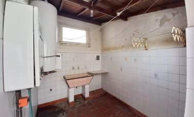Alquiler comercial casa 4 ambientes sobre calle Alvear