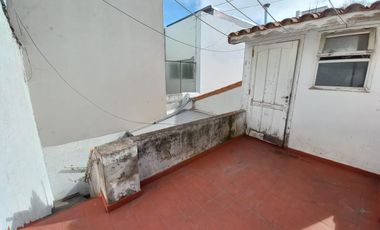 Alquiler comercial casa 4 ambientes sobre calle Alvear