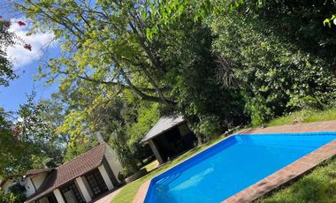 Casa en venta - 5 Dormitorios 3 Baños - 1200mts2 - La Plata