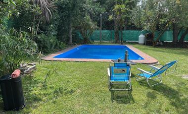 Casa en venta - 5 Dormitorios 3 Baños - 1200mts2 - La Plata