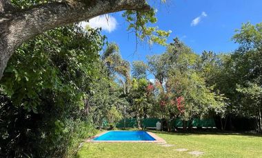 Casa en venta - 5 Dormitorios 3 Baños - 1200mts2 - La Plata