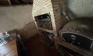 Casa en venta - 5 Dormitorios 3 Baños - 1200mts2 - La Plata