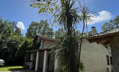 Casa en venta - 5 Dormitorios 3 Baños - 1200mts2 - La Plata