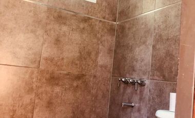 Casa en venta - 5 Dormitorios 3 Baños - 1200mts2 - La Plata