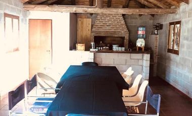 Casa en venta - 5 Dormitorios 3 Baños - 1200mts2 - La Plata