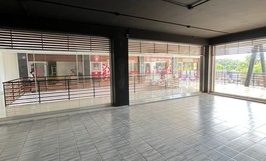 LOCAL EN RENTA  EN PLAZA 19/32 (frente al tec regional)