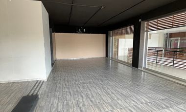 LOCAL EN RENTA  EN PLAZA 19/32 (frente al tec regional)