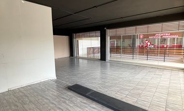 LOCAL EN RENTA  EN PLAZA 19/32 (frente al tec regional)