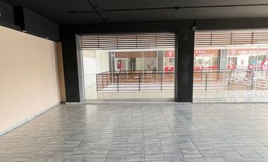 LOCAL EN RENTA  EN PLAZA 19/32 (frente al tec regional)