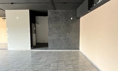 LOCAL EN RENTA  EN PLAZA 19/32 (frente al tec regional)