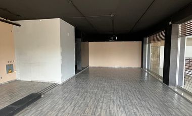 LOCAL EN RENTA  EN PLAZA 19/32 (frente al tec regional)