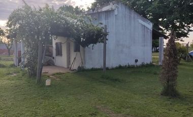 Casa en venta - 2 Dormitorios 1 Baño - 3000mts2 - Cazon