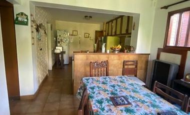 Chalet 5 ambientes con garage doble y parque en Brandsen e  Italia