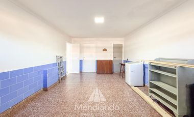 Casa 3 amb.   Altillo con cochera y piscina en Parque Luro