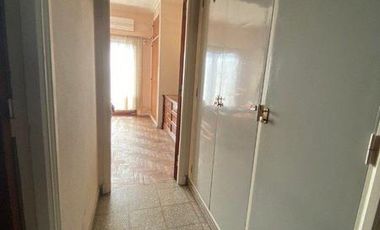 Galpón de cocheras con local y vivienda de 4 ambientes en Italia y Roca