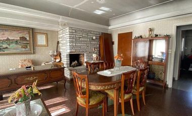 Galpón de cocheras con local y vivienda de 4 ambientes en Italia y Roca