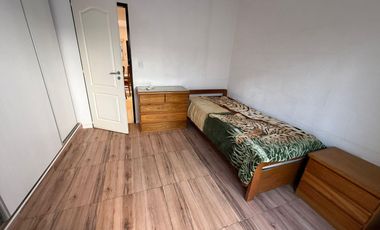 Departamento en  alquiler de 3 ambientes con patio en excelente estado - Wilde
