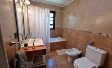 Venta - Casa - Barrio Parque Exaltación - Exaltación de la Cruz