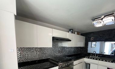 Casa remodelada en privada con vigilancia en Bosques de Aragón