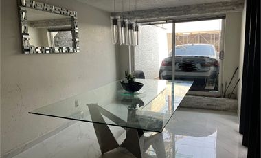 Casa remodelada en privada con vigilancia en Bosques de Aragón