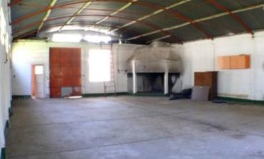 Quinta de 7500m2 con casas, galpones, y stud para caballos