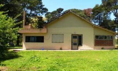 Quinta de 7500m2 con casas, galpones, y stud para caballos